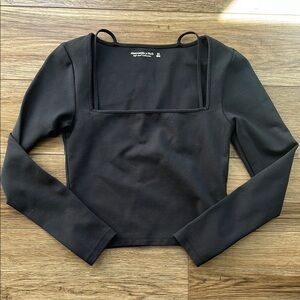 Abercrombie cropped long sleeve